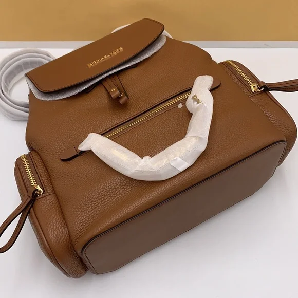 Michael Kors Jet Set Item Medium Chain Backpack Luggage  display picture 2